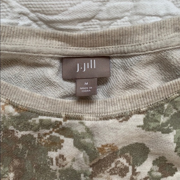 J. Jill Ladies Sweatshirt - Picture 2 of 4